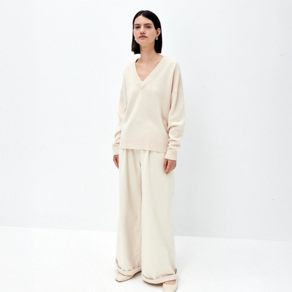 ⚡️Timeless Allude cashmere sweater sz M